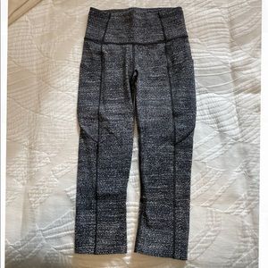 Lululemon cropped leggings